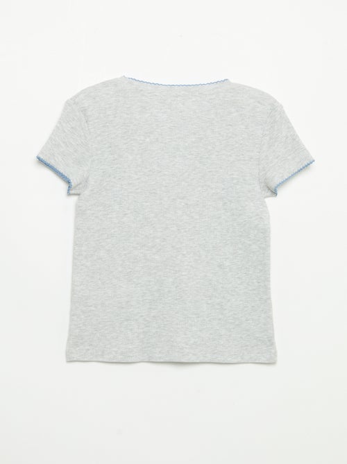 2-delige pyjama - T-shirt met korte mouwen + gestreepte broek - Kiabi 2-delige pyjama - T-shirt met korte mouwen + gestreepte broek - Kiabi