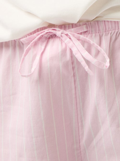 2-delige pyjamaset met T-shirt en gestreepte broek - Kiabi 2-delige pyjamaset met T-shirt en gestreepte broek - Kiabi