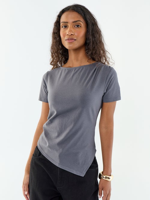 Asymmetrisch T-shirt met korte mouwen - Kiabi Asymmetrisch T-shirt met korte mouwen - Kiabi