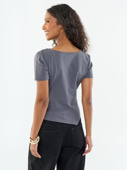 Asymmetrisch T-shirt met korte mouwen - Kiabi Asymmetrisch T-shirt met korte mouwen - Kiabi