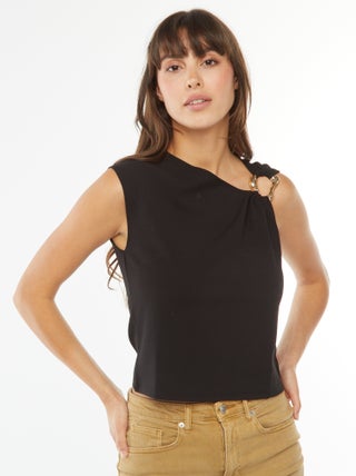 Asymmetrische top met goudkleurige gesp