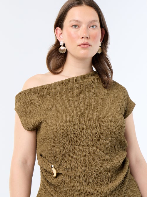 Asymmetrische top van crinkle-stof met goudkleurig sieraad - Kiabi Asymmetrische top van crinkle-stof met goudkleurig sieraad - Kiabi
