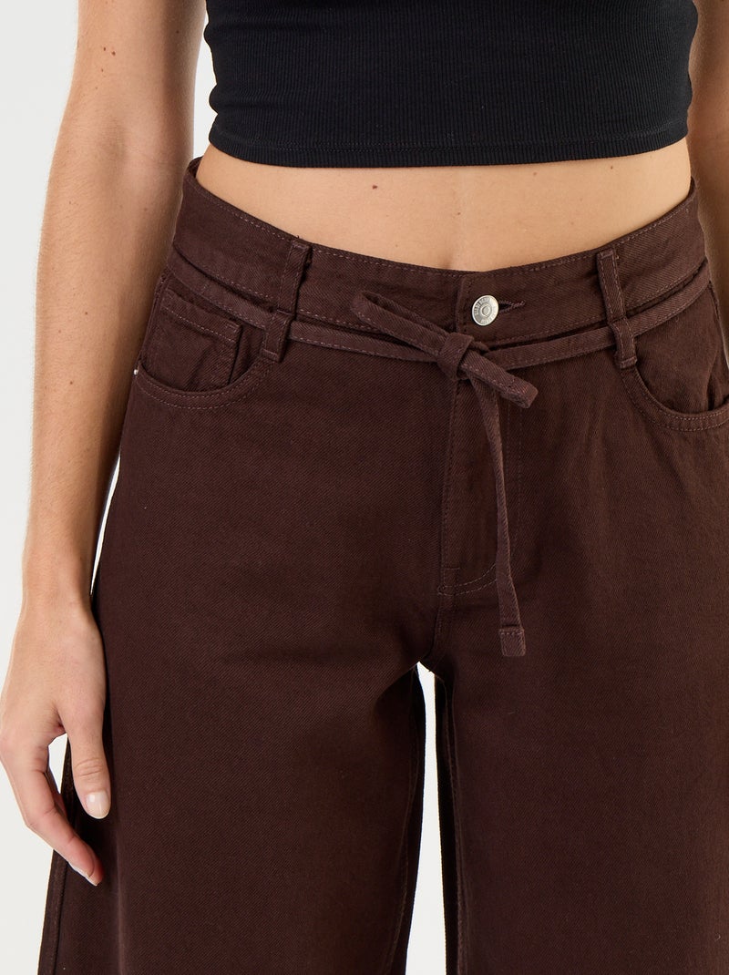 Barrel jeans met strikceintuur Bruin - Kiabi