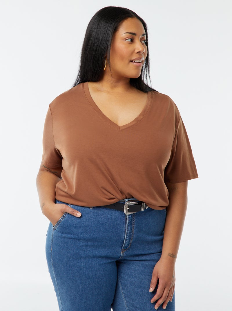 Basic, effen T-shirt met V-hals Bruin - Kiabi