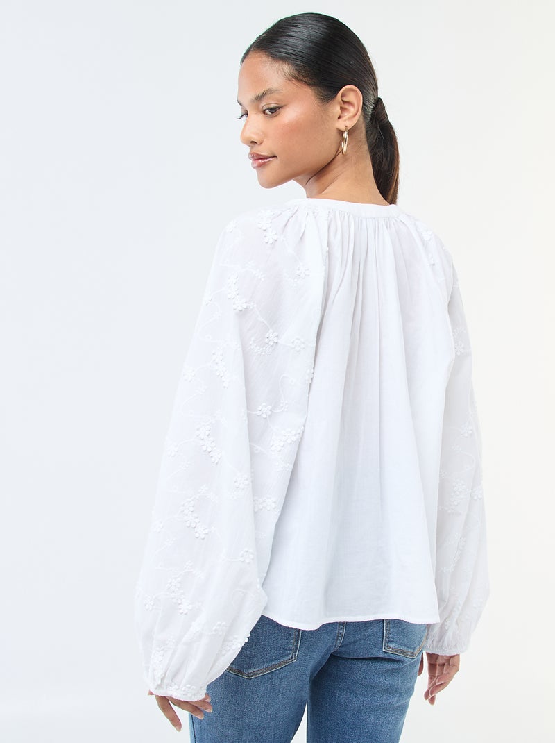 Blouse met bloemenborduursels Wit - Kiabi
