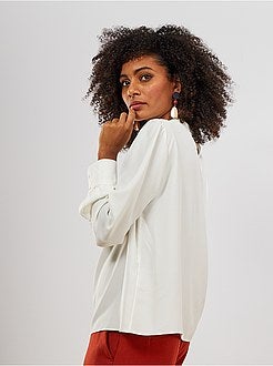 Blouse met een hoge kraag en V-hals - Kiabi