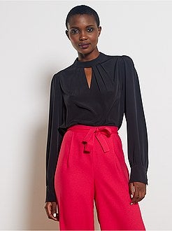 Blouse met een hoge kraag en V-hals - Kiabi