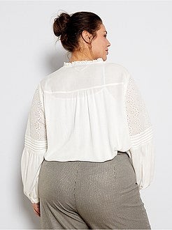 Blouse met geborduurd inzetstuk - Kiabi
