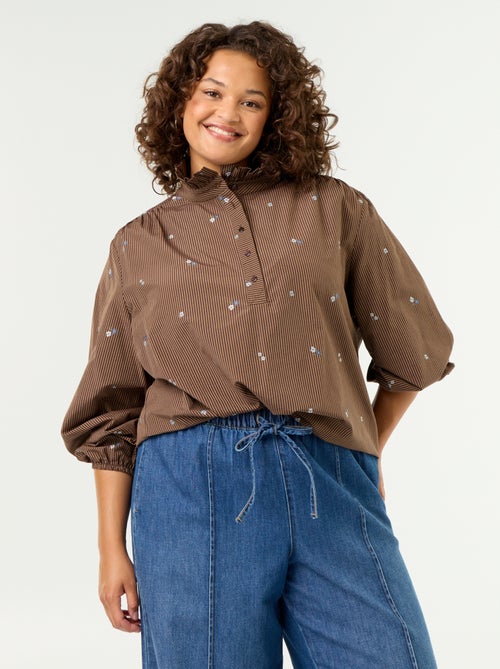Blouse met geborduurde bloemen en opstaande kraag - Kiabi Blouse met geborduurde bloemen en opstaande kraag - Kiabi