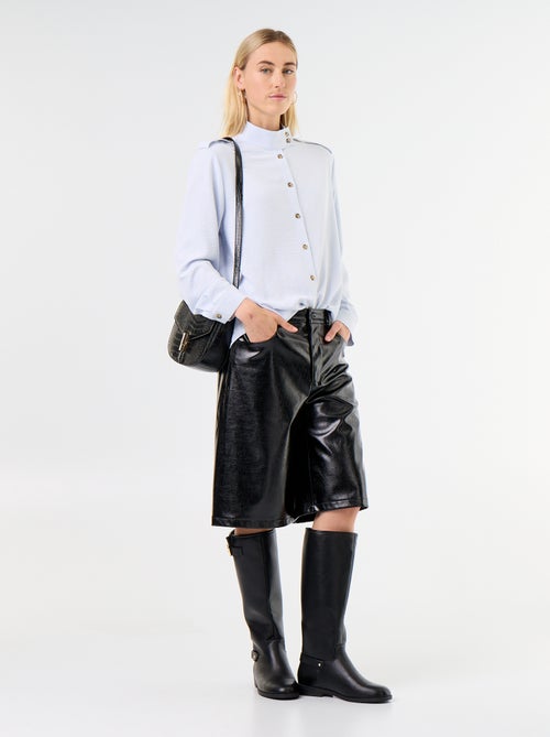 Blouse met hoge kraag en schouderstukken - Kiabi Blouse met hoge kraag en schouderstukken - Kiabi