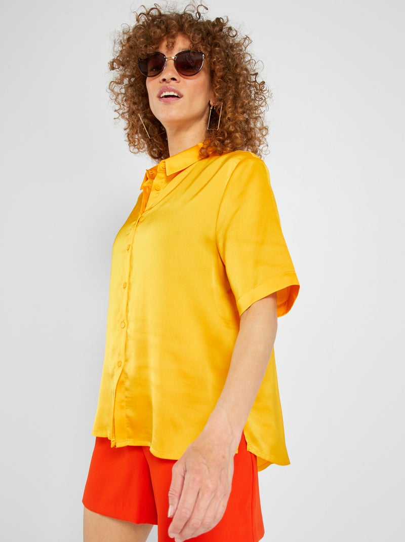 Blouse met korte mouw en satijnglans GEEL - Kiabi