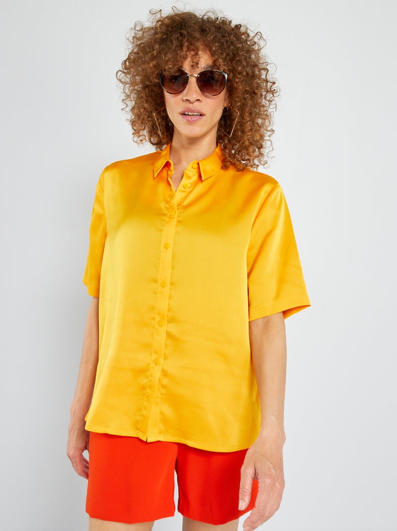 Blouse met korte mouw en satijnglans GEEL - Kiabi