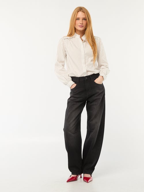 Blouse met motiefje en knoopje aan de kraag - Kiabi