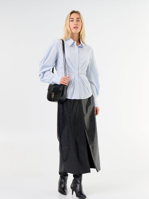 Blouse met speelse, getailleerde voorkant - Kiabi Blouse met speelse, getailleerde voorkant - Kiabi