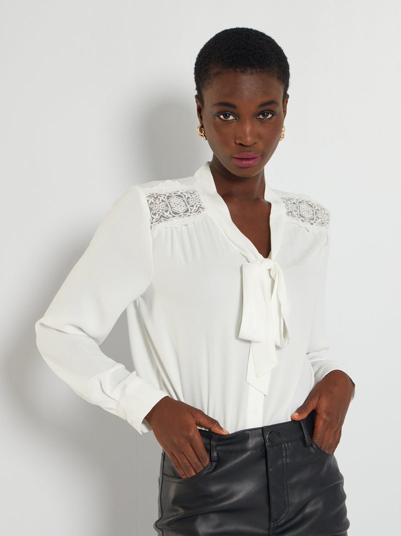 Blouse met strikkraag sneeuw wit - Kiabi