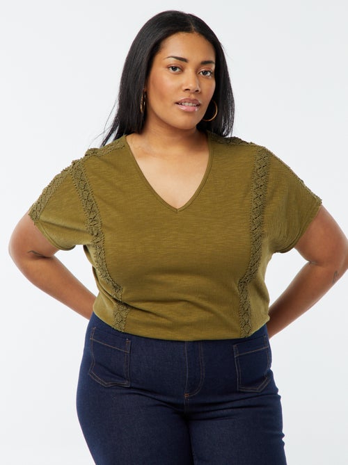 Blouse van crêpe-achtige stof met borduursel - Kiabi