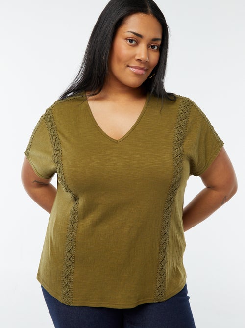 Blouse van crêpe-achtige stof met borduursel - Kiabi