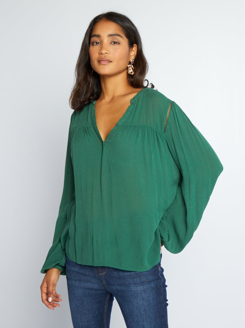 Blouse van gekreukte stof met ajourbiesjes GROEN - Kiabi