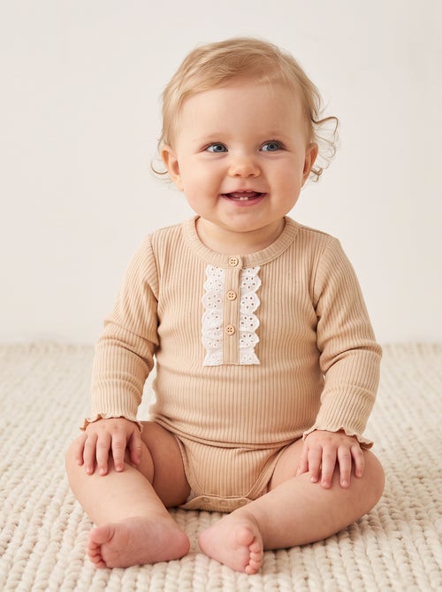 Body van geribde stof met broderie anglaise - Kiabi Body van geribde stof met broderie anglaise - Kiabi