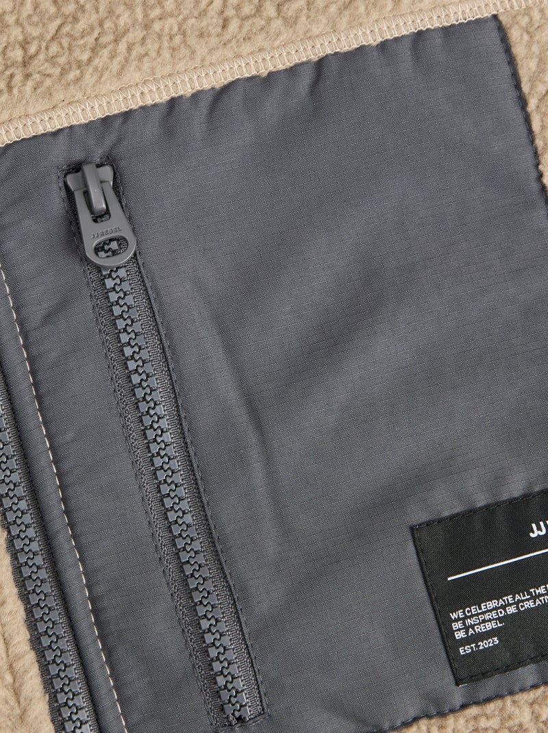 Bodywarmer met contrastdetail en imitatieschapenvacht 'JJrebel' Biege - Kiabi
