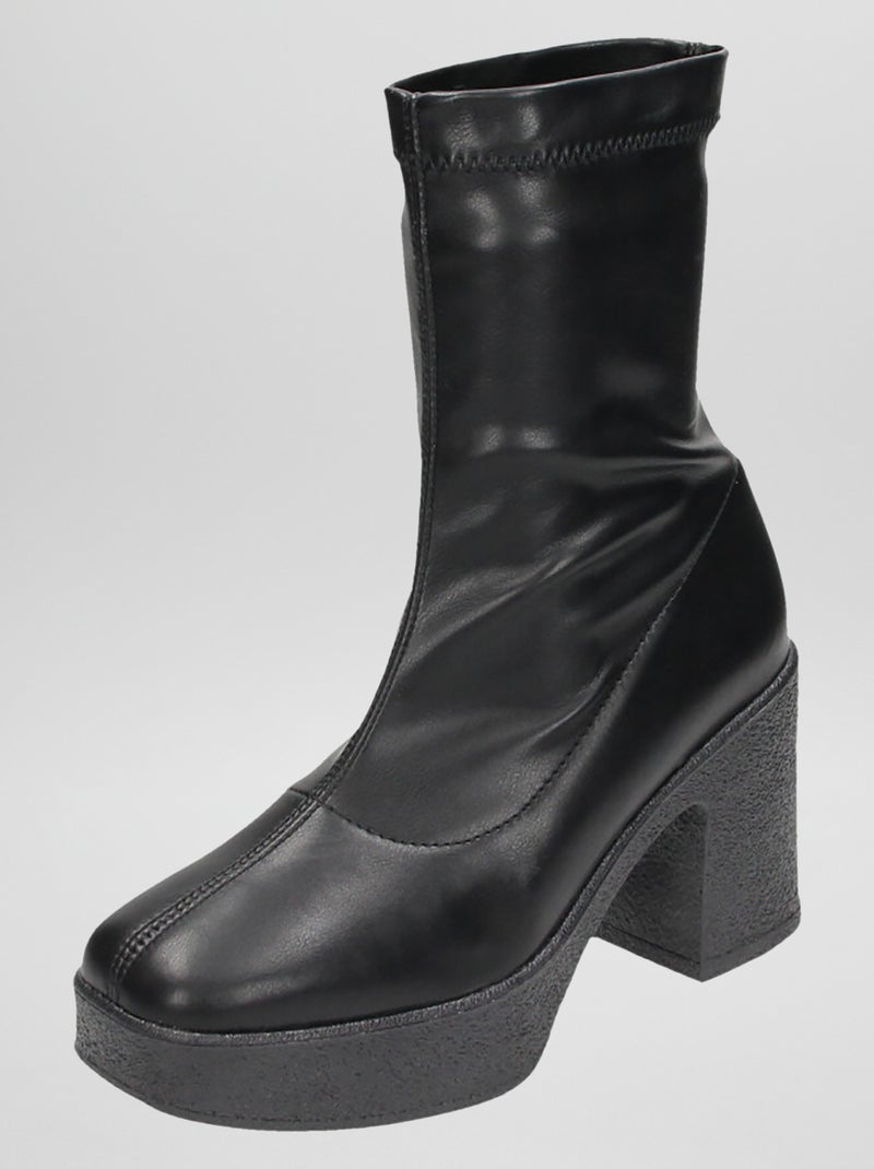 Boots met hak en dikke zool ZWART - Kiabi