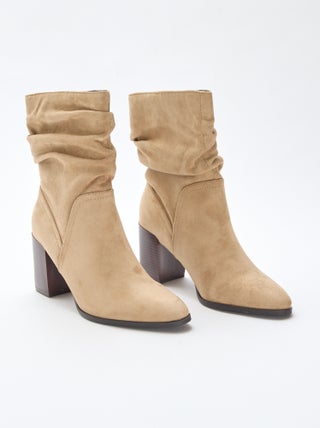 Boots van suèdine met geplooid effect