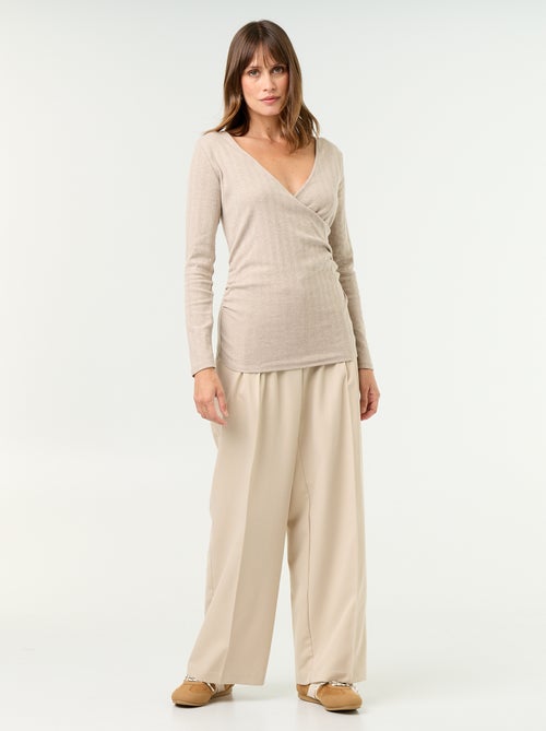 Borstvoeding T-shirt met cache-coeurhals - Kiabi Borstvoeding T-shirt met cache-coeurhals - Kiabi