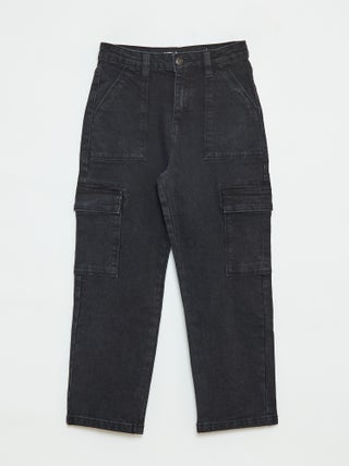 Broek met een bijzonder comfortabele snit en zakken met klepje