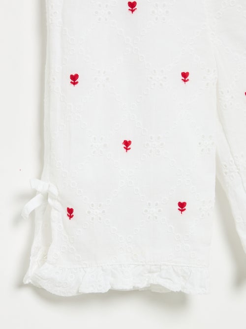 Broek met fantasieknopen en Engelse borduursels - Kiabi