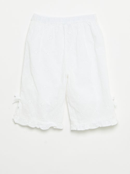 Broek met fantasieknopen en Engelse borduursels - Kiabi