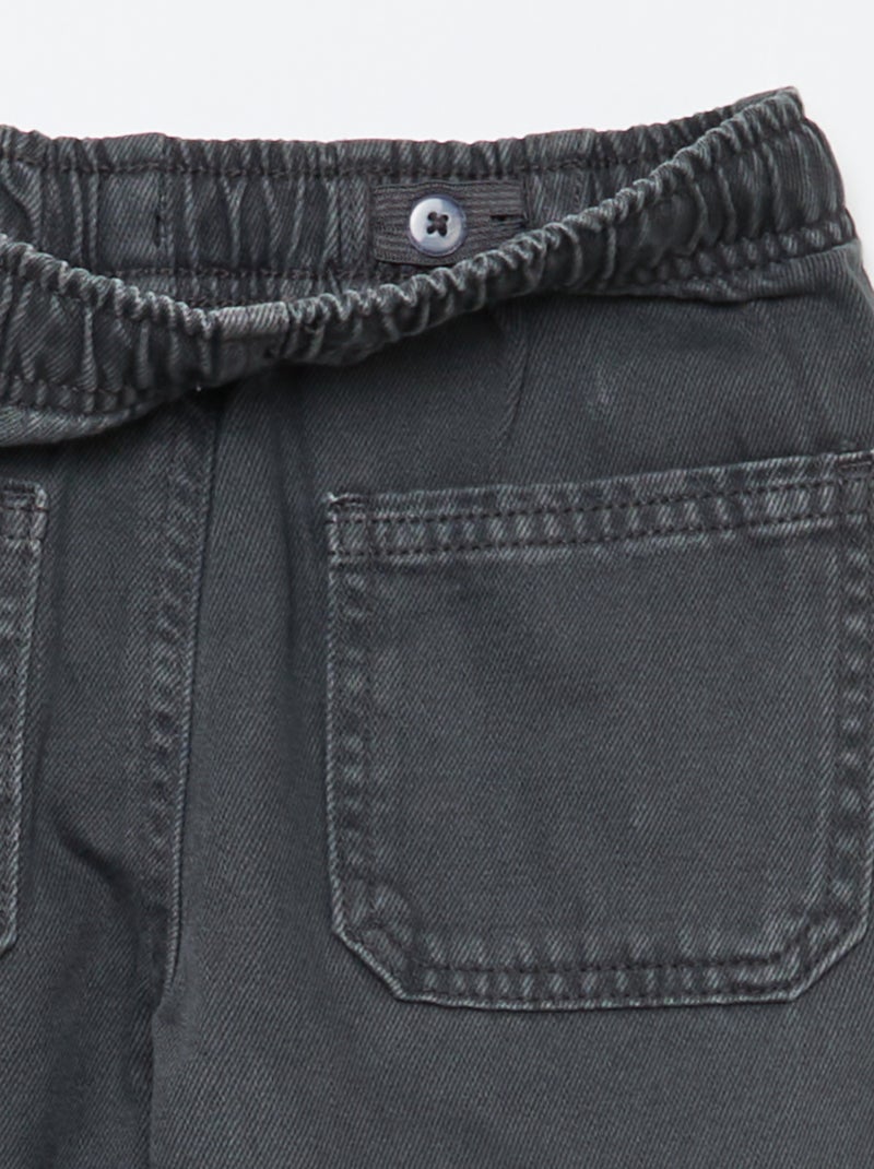 Broek met rechthoekige zakken - Aansluitende pasvorm Zwart - Kiabi