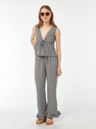 Broek met vichyruitjes en ruche