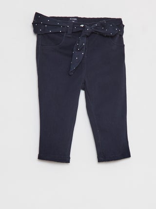 Broek van twill met ceintuur van katoenvoile