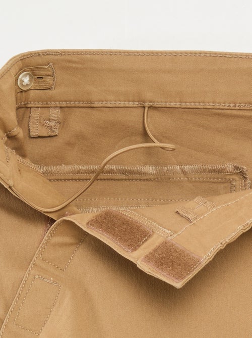 Chino broek - gemakkelijk aan te trekken collectie - Kiabi