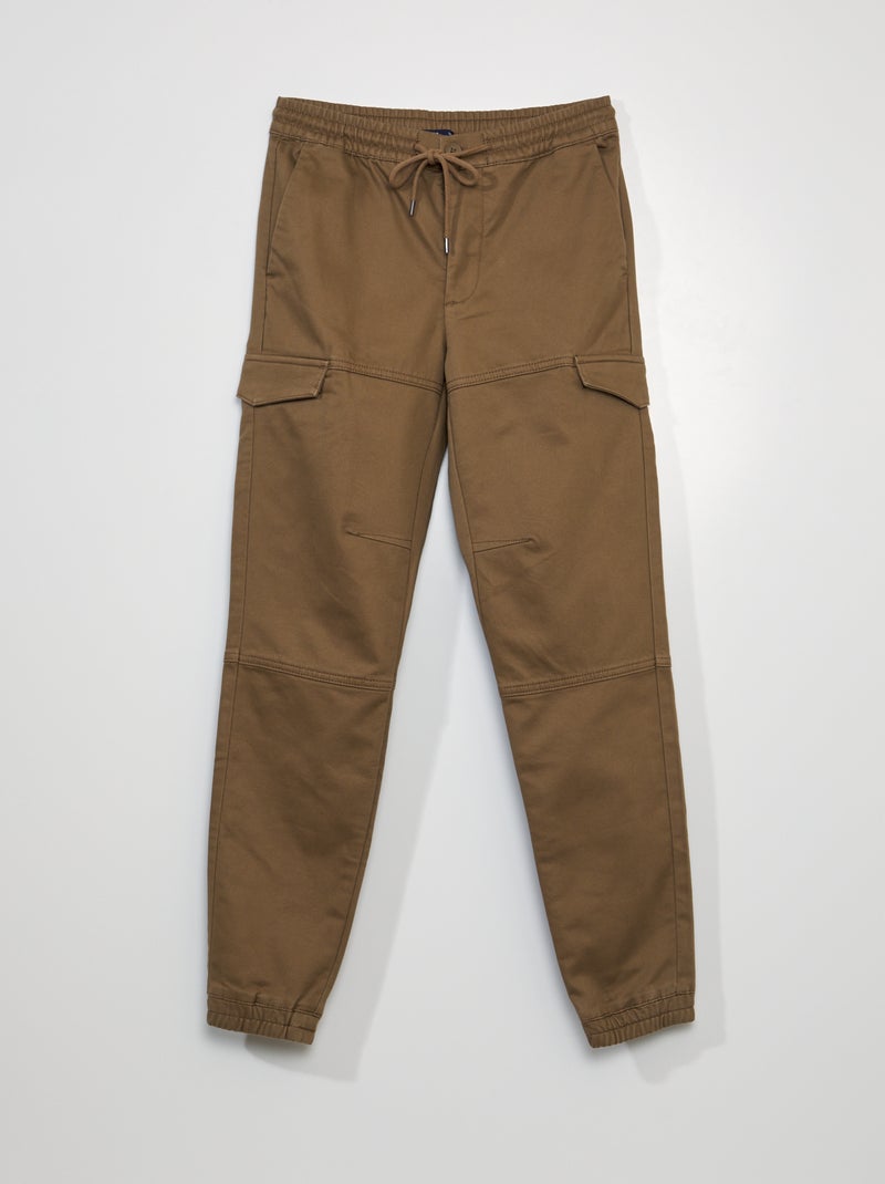 Chino met zakken opzij BRUIN - Kiabi