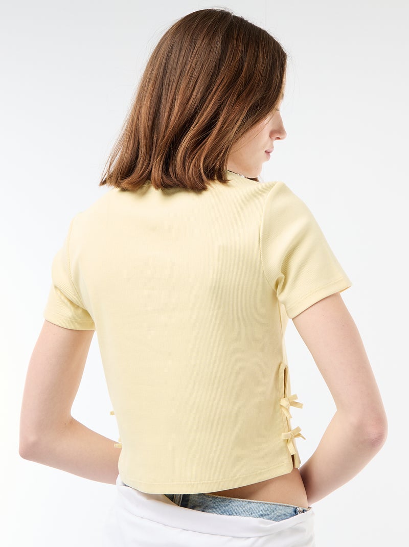 Cropped rib T-shirt met knoopjes Geel - Kiabi