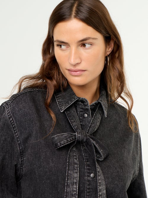 Denim overhemd met lavallièrekraag - Kiabi Denim overhemd met lavallièrekraag - Kiabi