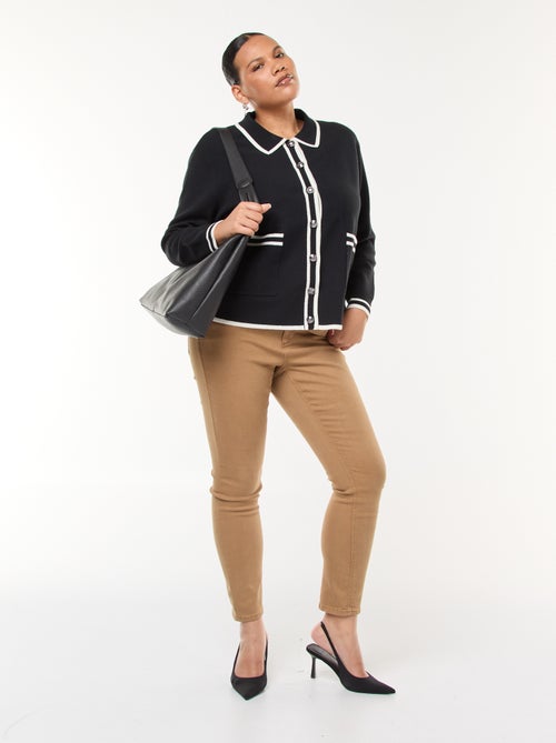 Dik, gebreid vest met 2 zakken en fantasieknopen - Kiabi