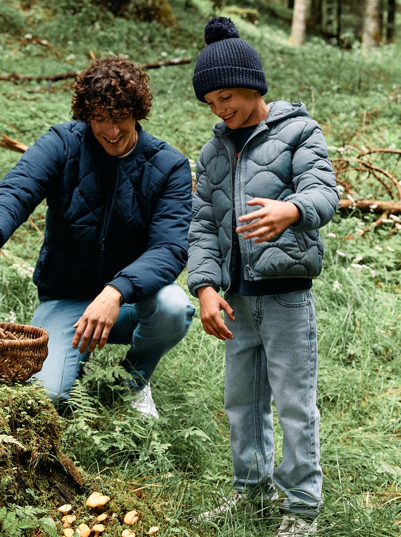 Doorgestikt donsjack met capuchon BLAUW - Kiabi