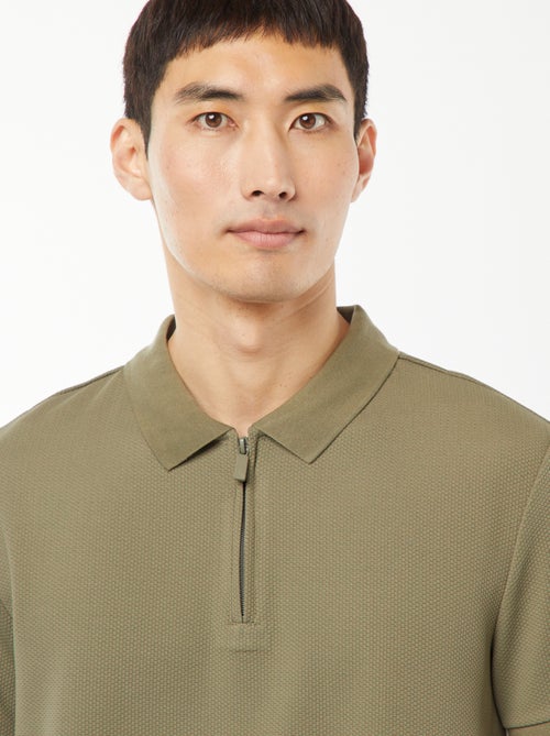 Een polo met wafeltextuur en ritsje aan de hals! - Kiabi