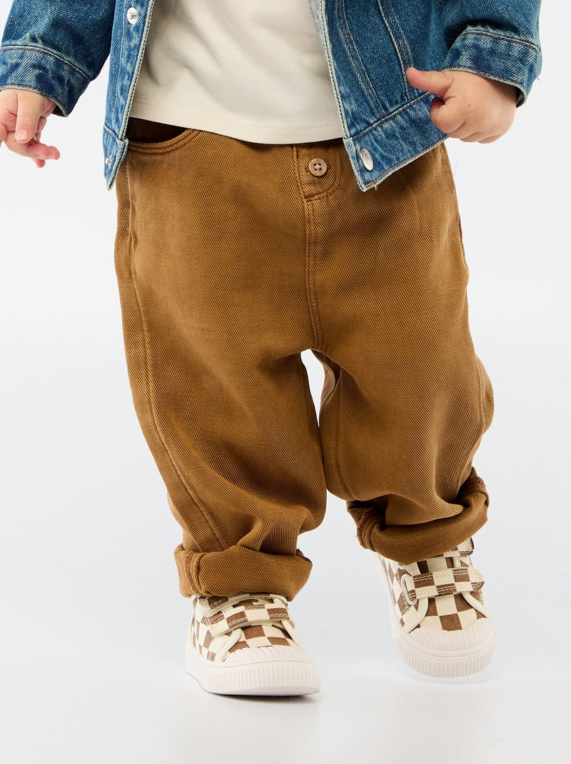Effen broek van zachte stof met relax fit Bruin - Kiabi
