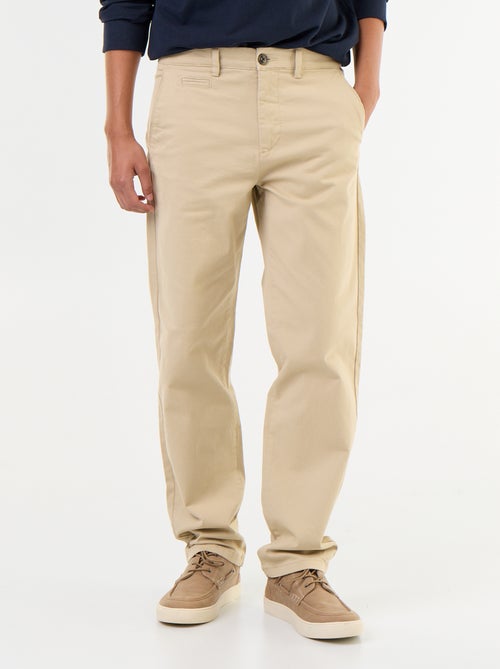 Effen chino met standaard taille - Kiabi Effen chino met standaard taille - Kiabi