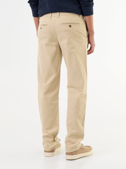 Effen chino met standaard taille - Kiabi Effen chino met standaard taille - Kiabi