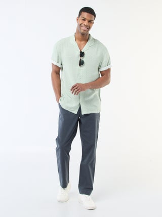 Effen chino met standaard taille