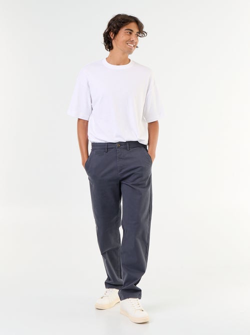 Effen chino met standaard taille - Kiabi Effen chino met standaard taille - Kiabi