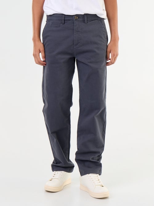 Effen chino met standaard taille - Kiabi Effen chino met standaard taille - Kiabi