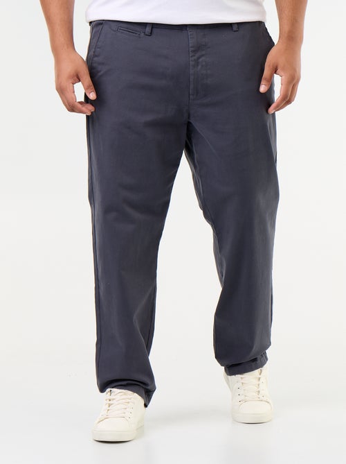 Effen chino met standaard taille - Kiabi Effen chino met standaard taille - Kiabi
