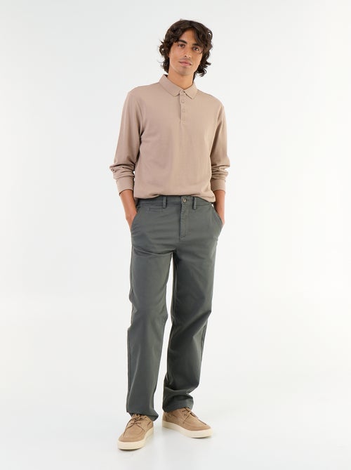Effen chino met standaard taille - Kiabi Effen chino met standaard taille - Kiabi