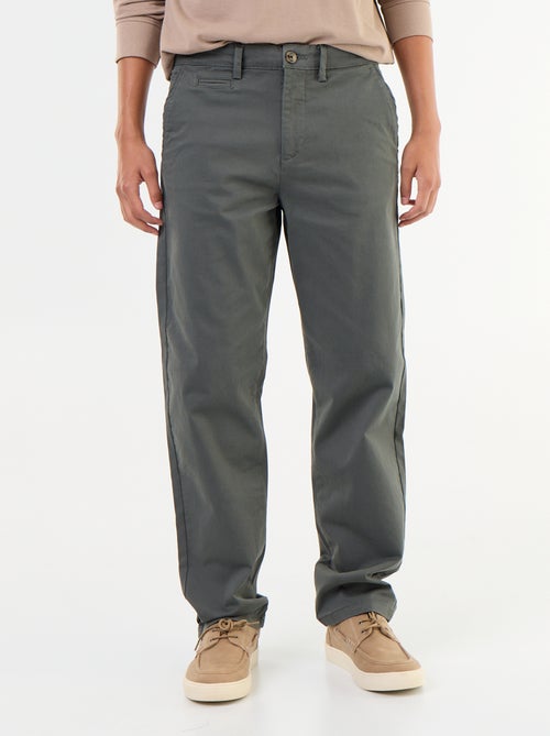 Effen chino met standaard taille - Kiabi Effen chino met standaard taille - Kiabi