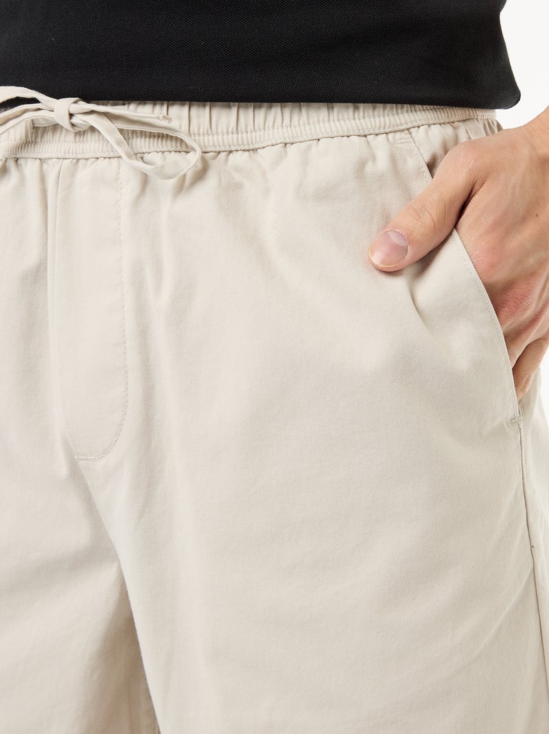 Effen chino short Grijs - Kiabi